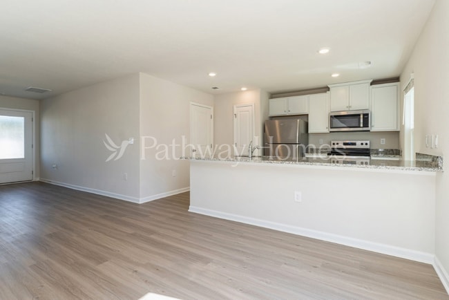 Building Photo - 6248 Lowe Ln