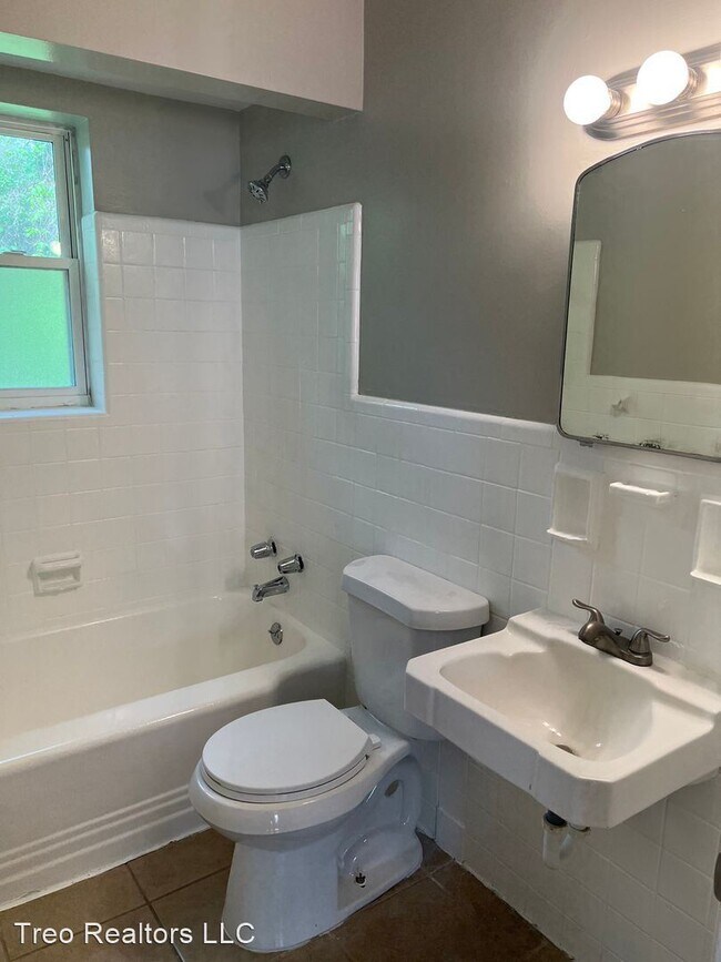 Building Photo - 4 br, 2 bath House - 429 Elberon Ave