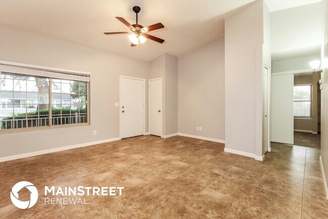 Foto del edificio - 6646 W Sunnyside Dr