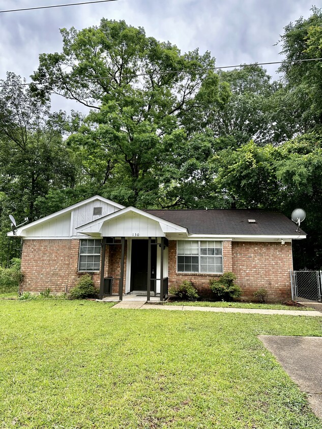 Primary Photo - 130 Cedarbrook Dr