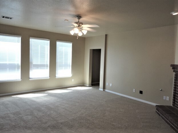 Foto del edificio - 2221 Plainfield Ct