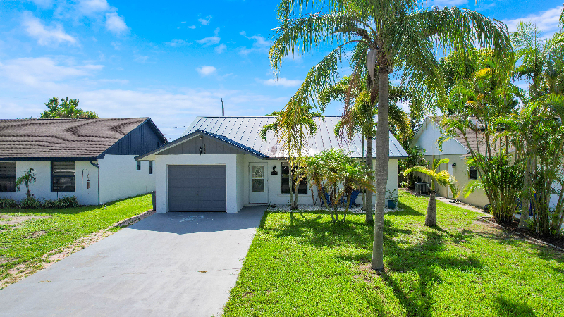 Primary Photo - 5929 SE Collins Ave
