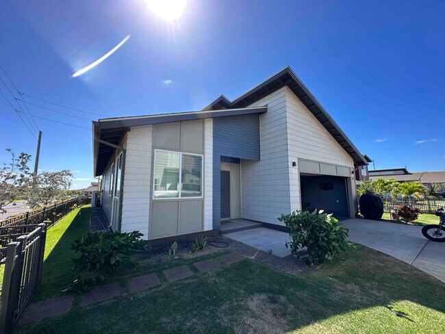 Building Photo - 911246-1246 Likolehua Loop