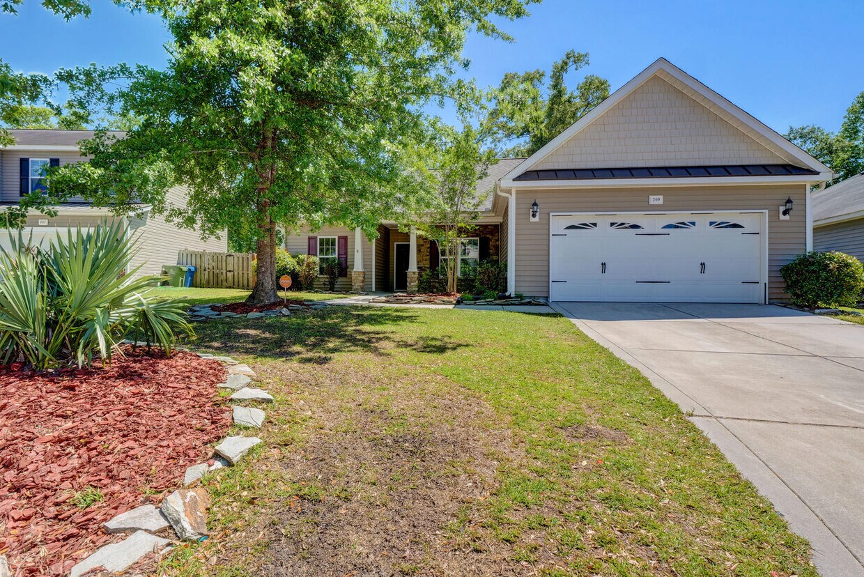 209 Peggy's Trace, Sneads Ferry, NC 28460 House Rental in Sneads