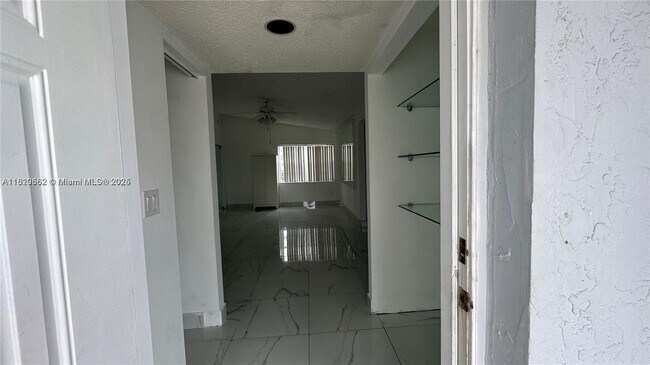 Foto del edificio - 13060 SW 262nd Terrace