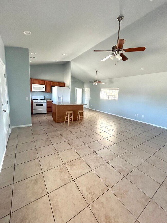 Foto del edificio - 3 Bedroom with open floor plan