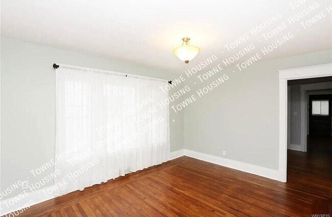 Building Photo - 306 Hartwell Rd