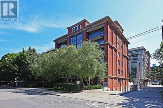 Building Photo - 11 Soho St