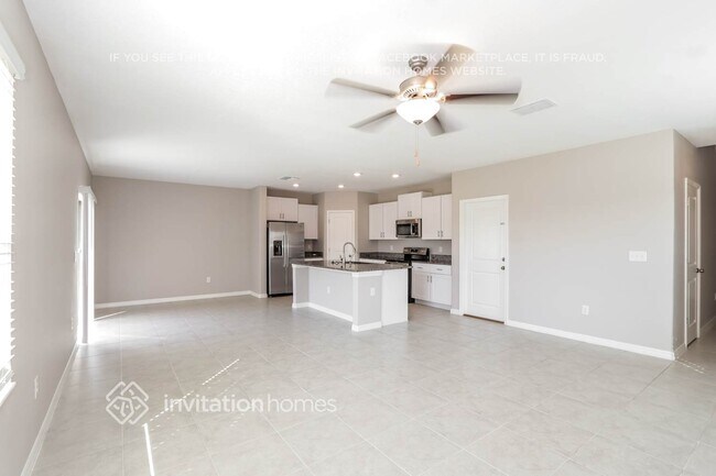 Foto del edificio - 7785 Silver Berry Ct