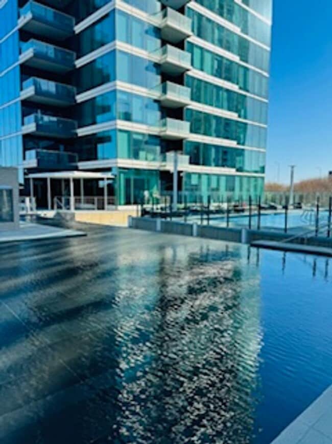 Building Photo - LUXURIOUS LIVING WITH BREATHTAKING BAY VIE...