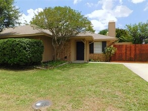 Building Photo - 9258 Burbank Dr