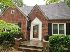 Building Photo - 2618 Pecan Dr