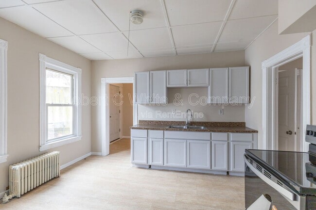 Building Photo - 314 Norwich Ave