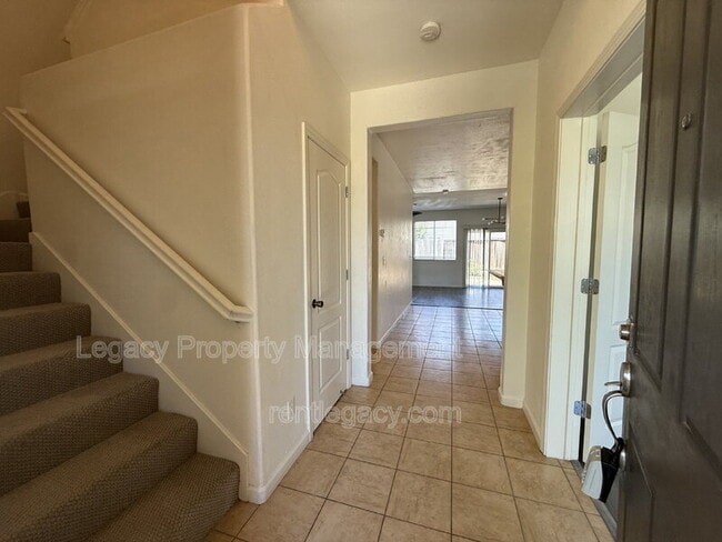 Building Photo - 1552 Bailey Dr