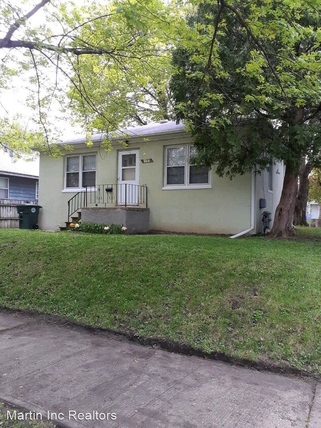 213 Peoria St, Waterloo, IA 50701 House Rental in Waterloo, IA