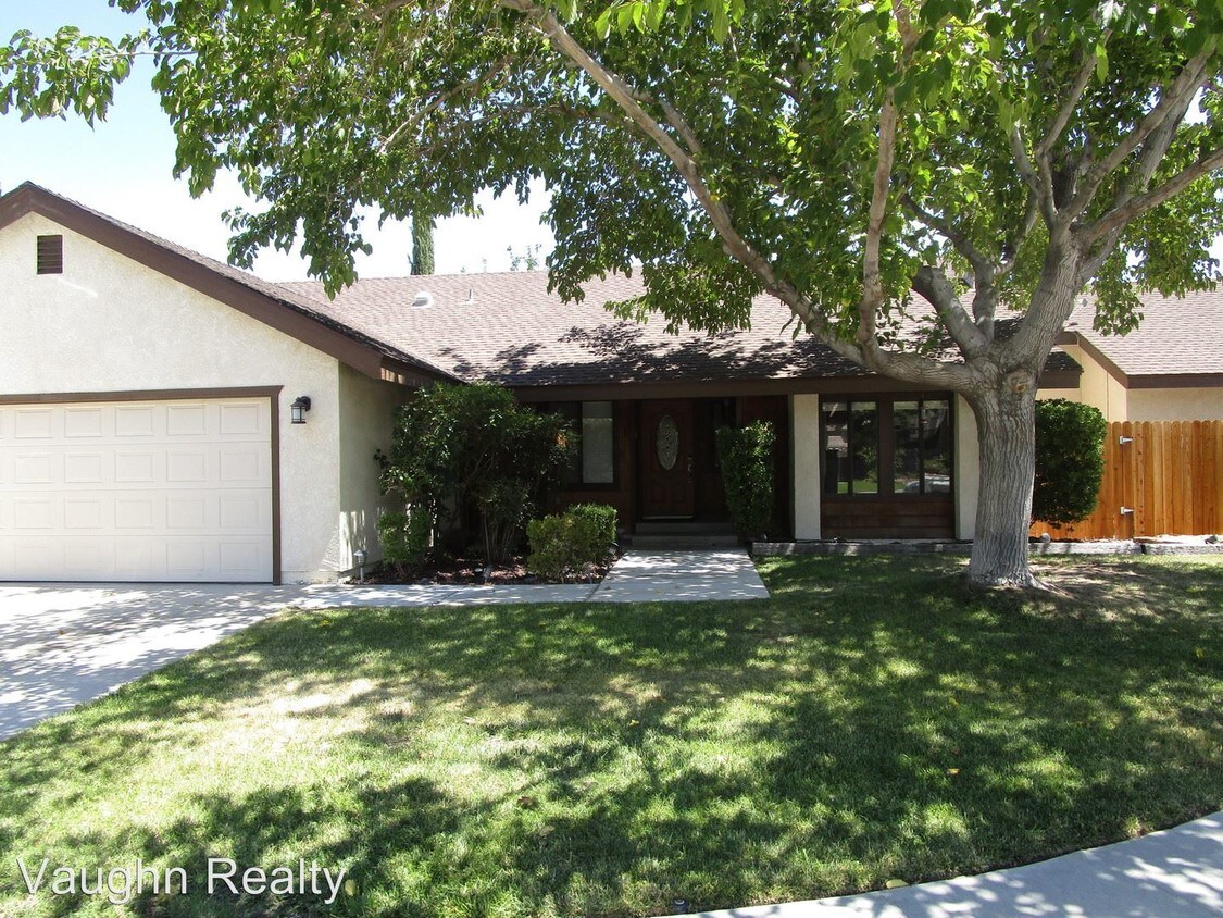 Primary Photo - 315 Mesquite Ave