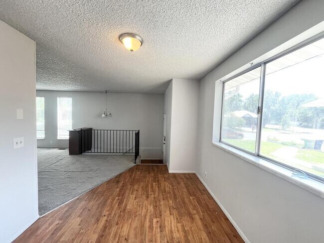 Foto del edificio - 1265 Crandall Ave S