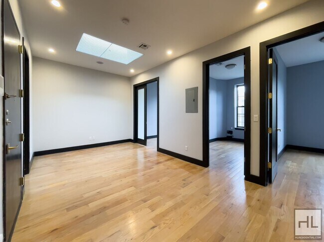 Building Photo - GREENE AVENUE / Spacious 4-Bed 1.5 Bath / ...