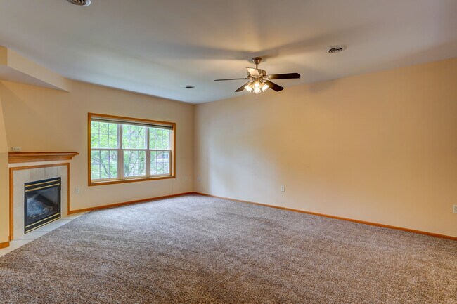 Foto del edificio - 1813 Carns Dr