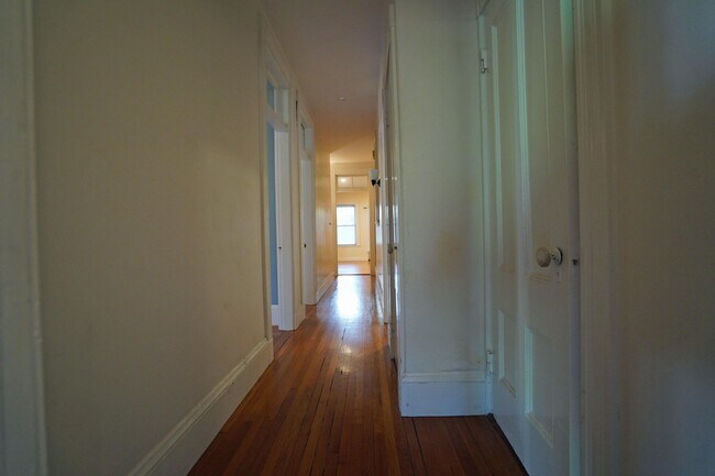 Building Photo - 11 Parsons St