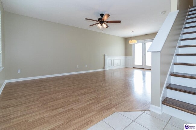 Building Photo - 212 Applewood Ln