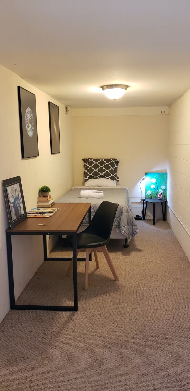 La habitación - 4654 Charleston Ter NW