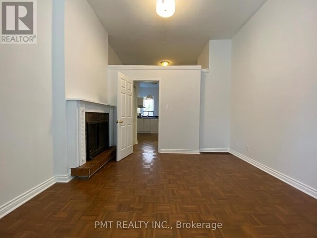 Building Photo - 202-202 Gerrard St E