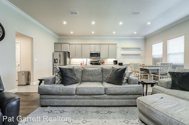 Foto del edificio - 3 br, 2 bath House - 2112 142nd Street