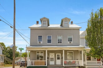 Building Photo - 151 Walnut St