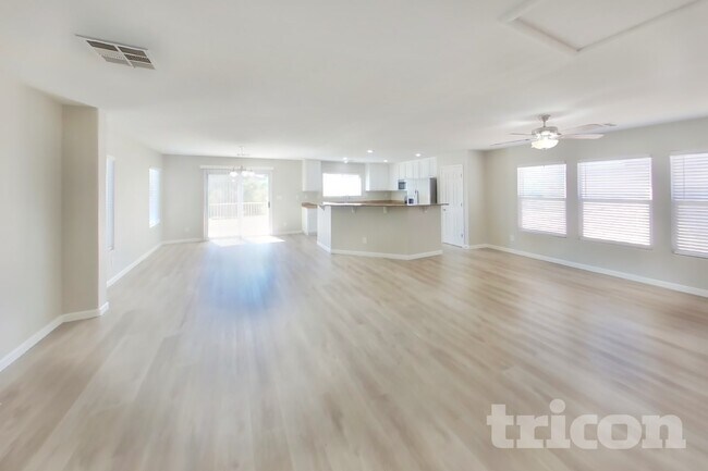 Foto del edificio - 8737 Dodds Canyon St