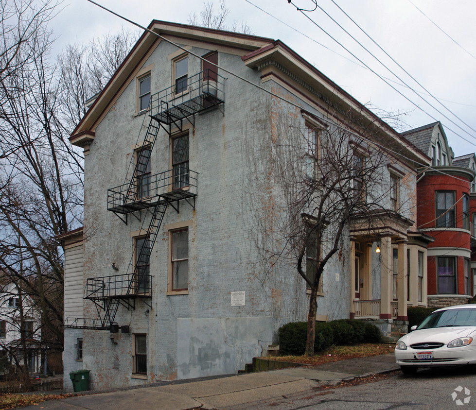 Primary Photo - Albion Apartments