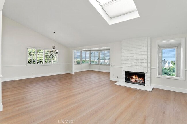 Building Photo - 22812 Tolana Dr