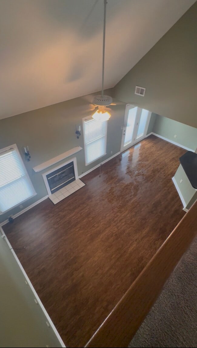 Building Photo - 304 Magnolia Cir