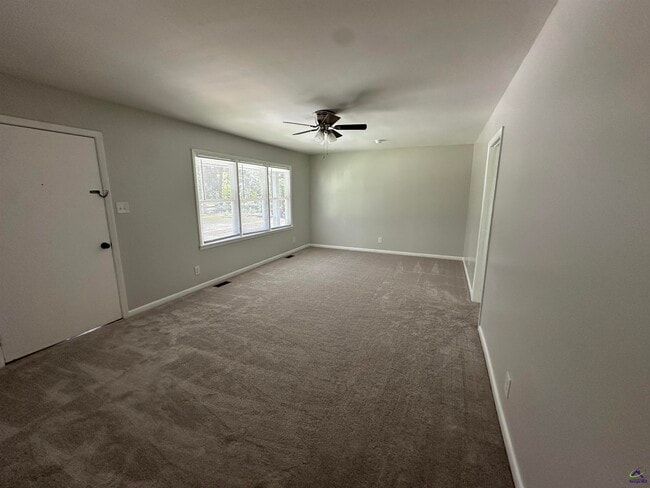 Building Photo - 1021 Greenwood Dr
