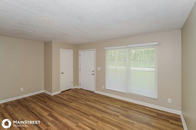 Building Photo - 2058 Palmer Ave