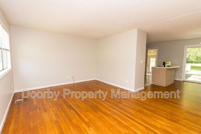 Building Photo - 7911 Hixson Pike