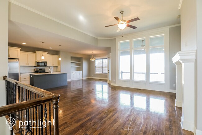 Building Photo - 913 Southeast Forest Ridge Court, Blue Spr...