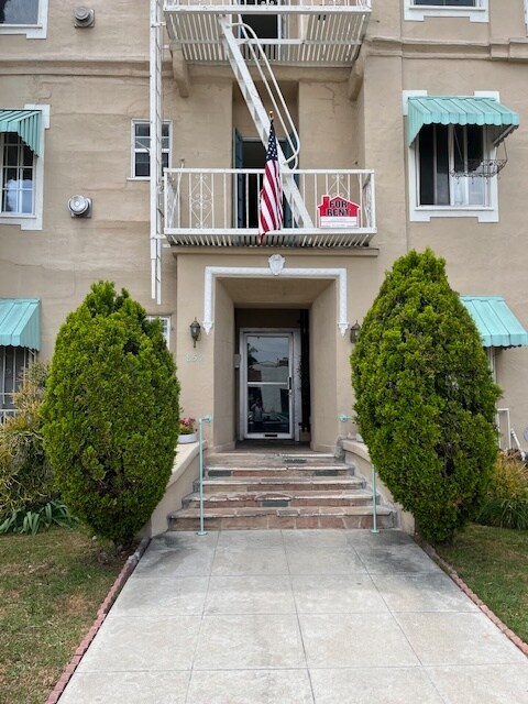 Foto del edificio - 859 N June St