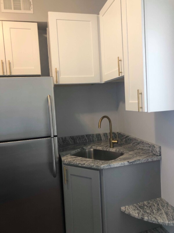 Foto del edificio - 2949 W Peterson Ave