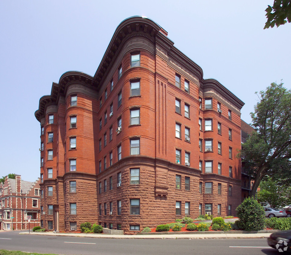 Chateau Apartments - Apartments in Springfield, MA | Apartments.com