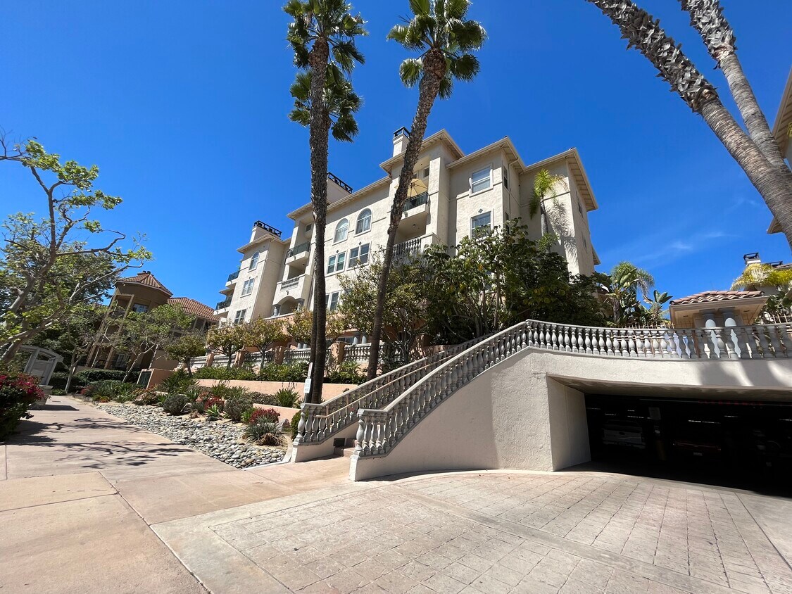 Exterior - 640 Camino De La Reina