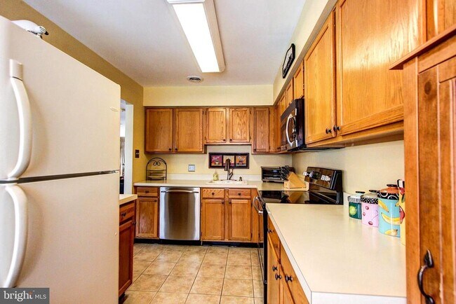 Building Photo - 686 Woodspring Dr
