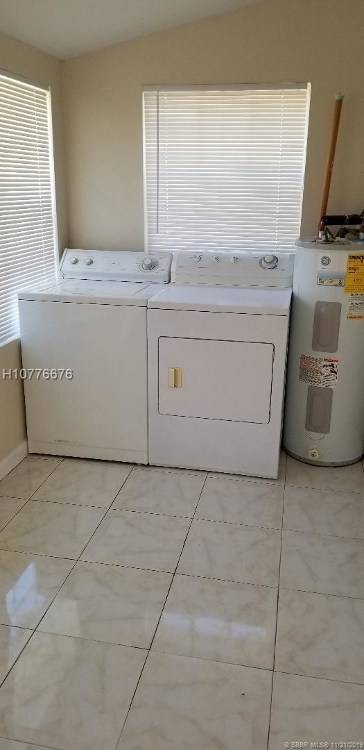 Building Photo - 2243 Scott St