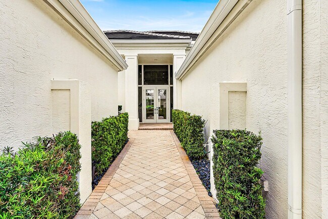 Foto del edificio - 1128 Crystal Dr