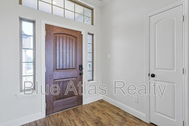 Building Photo - 3008 Bobcat Dr
