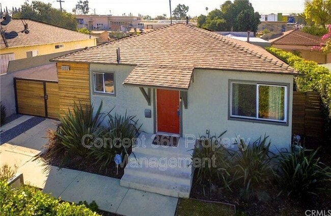 Building Photo - 1032 E Silva St