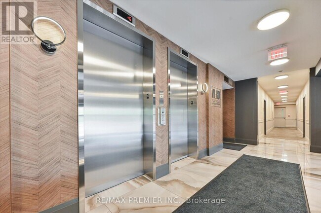 Photo du bâtiment - 8302 Islington Ave.