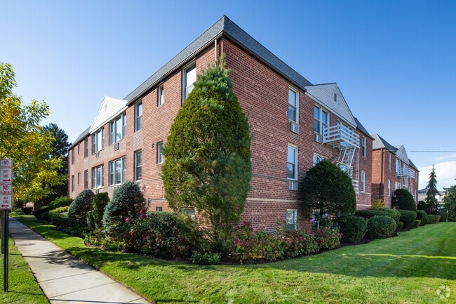 Building Photo - 120 Morris Ave
