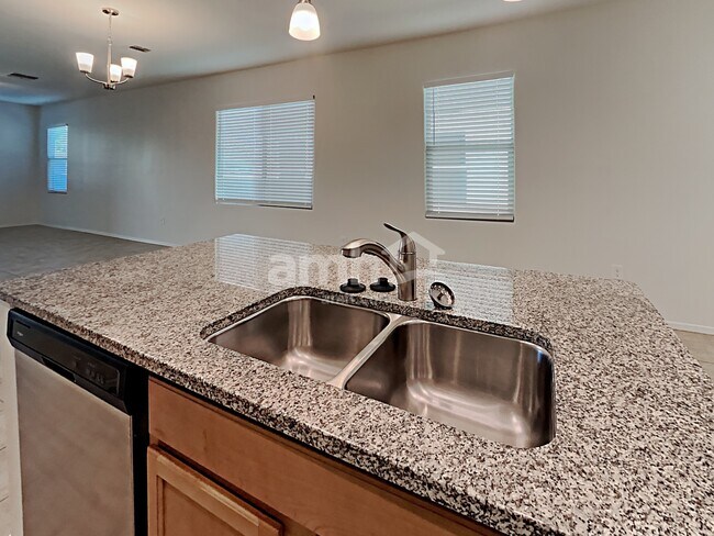 Foto del edificio - 6870 E Via Arroyo Largo