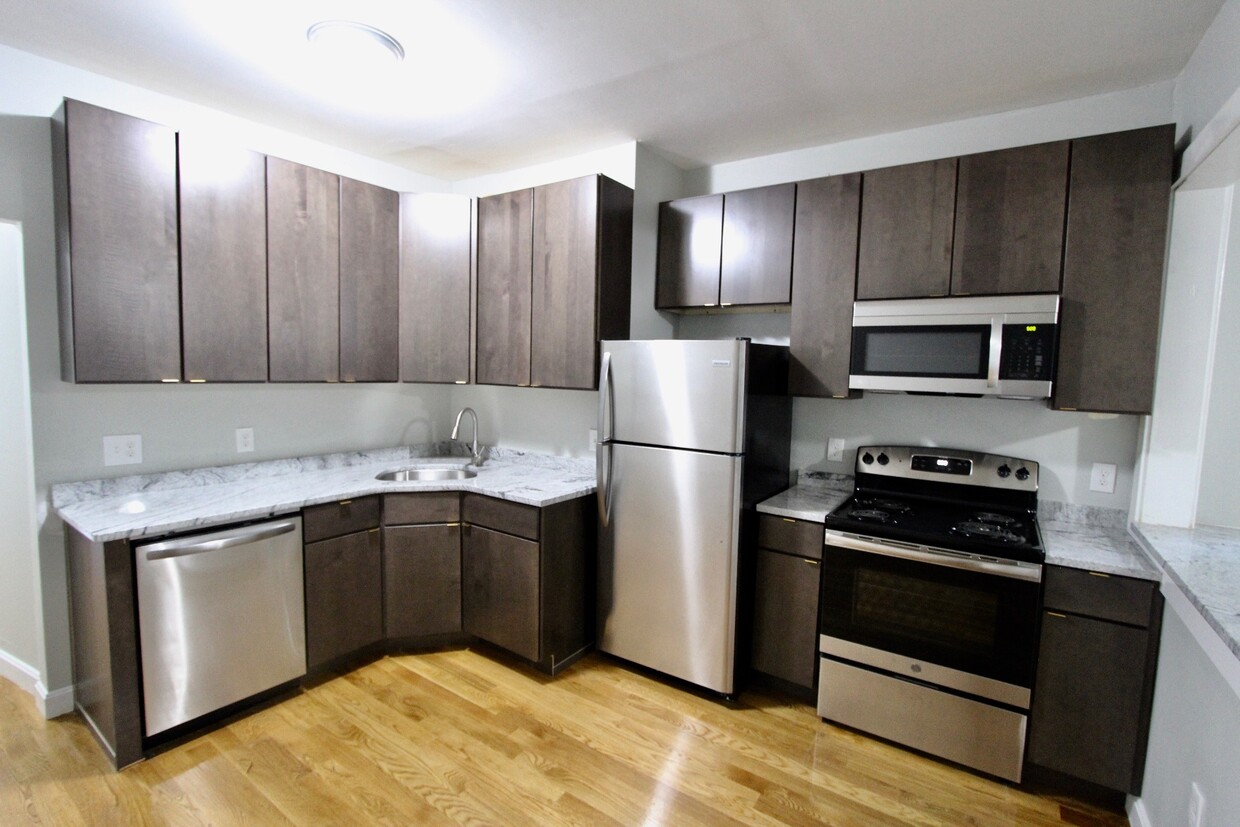 Foto principal - 94 E Cottage St